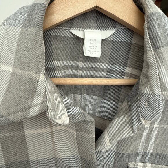 H&M Oversized Long Sleeve Flannel Overshirt - Picture 2 of 4